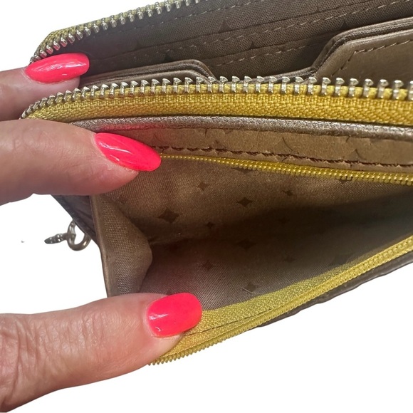 Fossil Tan and Lime/Yellow Leather Wristlet - Picture 5 of 7